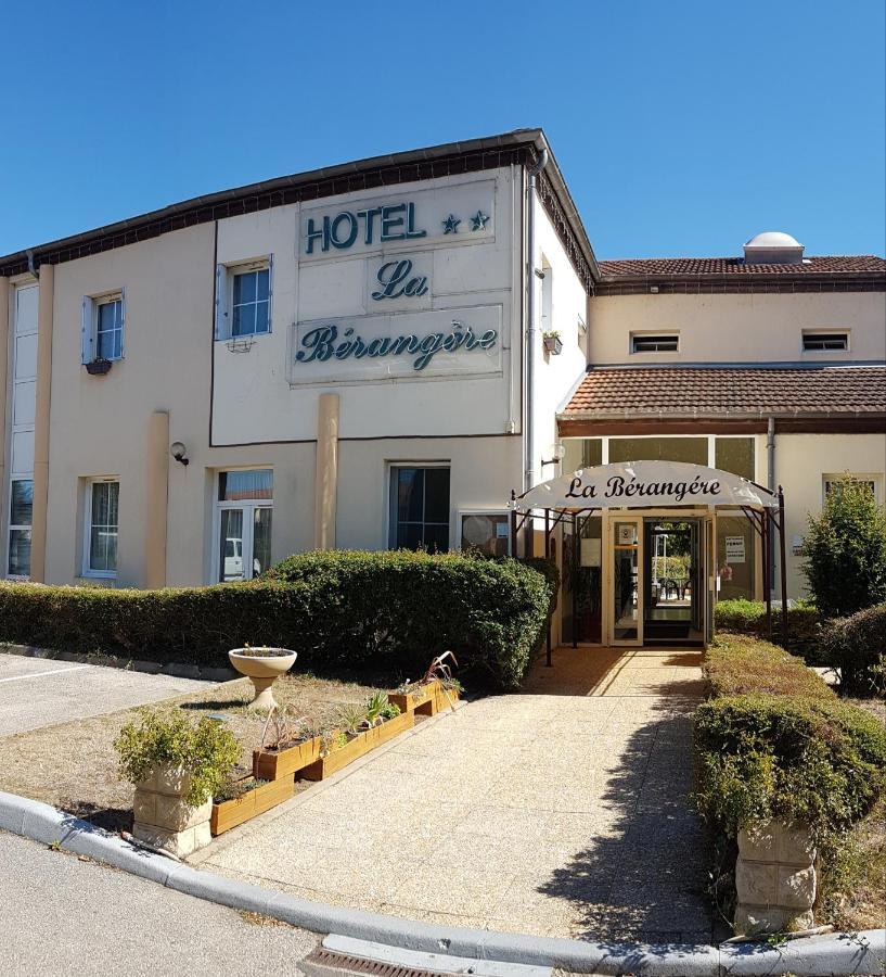 Hotel La Berangere Pérouges Buitenkant foto