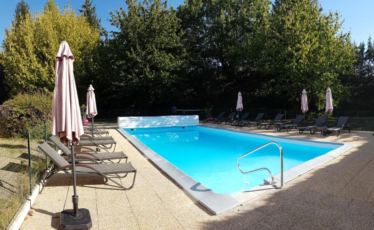 Hotel La Berangere Pérouges Buitenkant foto