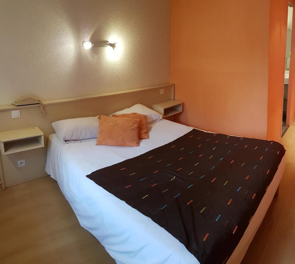 Hotel La Berangere Pérouges Buitenkant foto