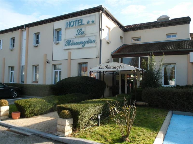 Hotel La Berangere Pérouges Buitenkant foto